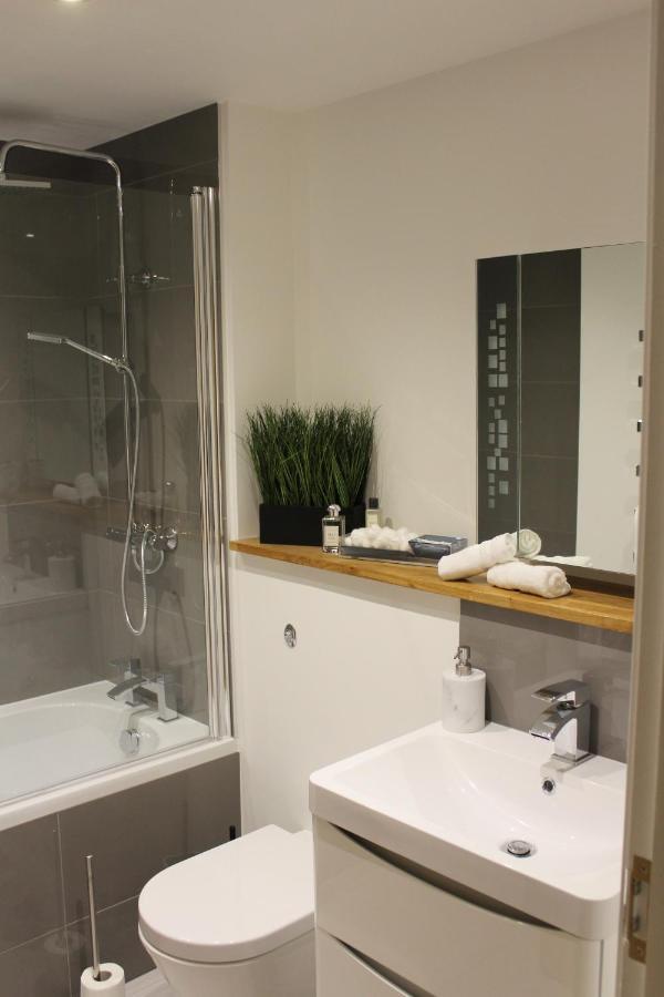 Luxury 2 Bed Apartment In The Heart Of Rochester Рочестер Екстер'єр фото