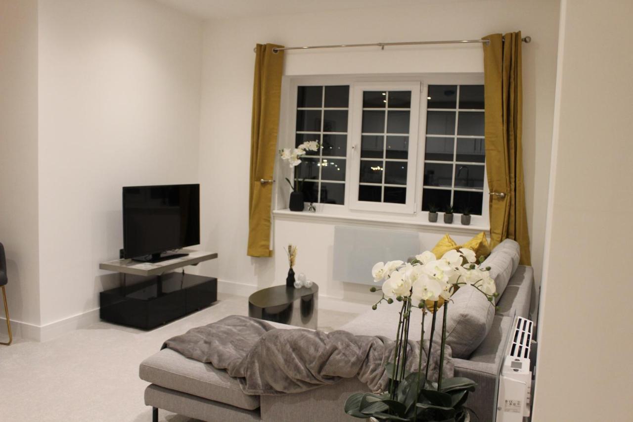 Luxury 2 Bed Apartment In The Heart Of Rochester Рочестер Екстер'єр фото