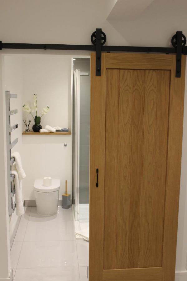 Luxury 2 Bed Apartment In The Heart Of Rochester Рочестер Екстер'єр фото